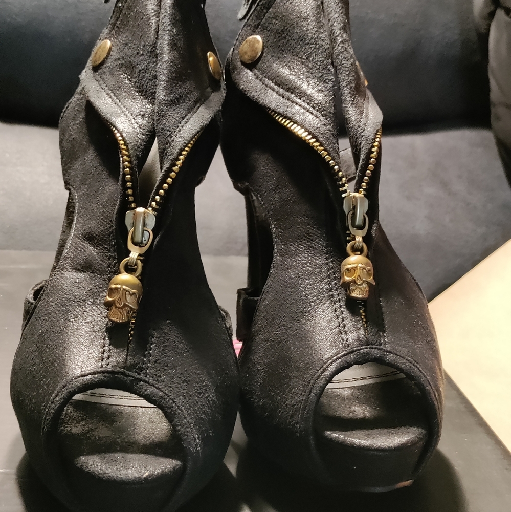 Black sandal 👡